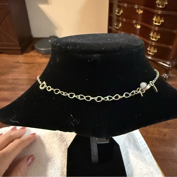 Avon Silvertone Pendant Necklace adjustable length - Picture 4 of 5